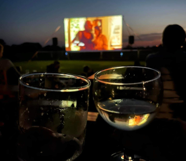 Letní kino na hřišti