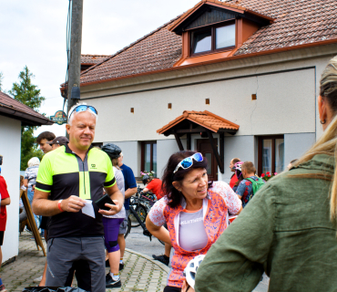 VIII. Pěšky i na kole kolem Dohalic