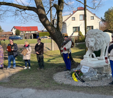 Pietní akt u pomníků 1866